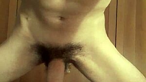 Rask edging-samling for ung brunette solo