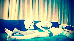 Blond teen deepthroats!