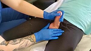 พยาบาลเยี่ยมบ้านผู้ป่วยเซ็กซี่