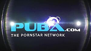 diamond kitty provoca con tetas grandes y juego de culo impresionante