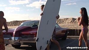 גלישה כפולה בארהב עם אקשן מילף קשה וזינים ענקים בחוץ! 🔥💦