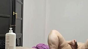 I am coolmarina, matur and showing my hair pussy