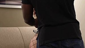 Onderdanige hotwife ontdekt intense orgasmes van dominante bull