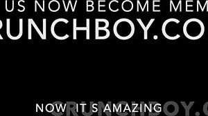 Max Lava dicreampie tiga kali dalam gangbang sauna