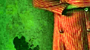 Nočná vášeň s priateľkou v tmavom ranči. Srdce mi bije pre jej veľké prsia!