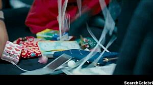 أوه تامسين إيغيرتون صدرها الكبير أدمنني في فيديو 2010