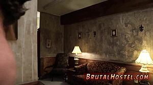 Fiatal 18+ hentai lányok szorosan kötözve a reptéren