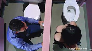 Brazzers - Noelle Easton loves bathroom gloryholes, so hot! 😍