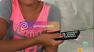 morena gostosa shows off her ass