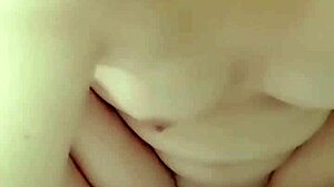 Ai biết em này không