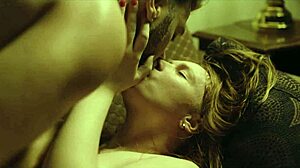 Punapää Shamelessista naisee kaveria kotona kovaa!