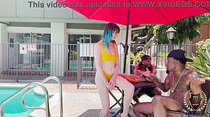 Ireland Rose Ambil Kote Raksasa dengan Keras