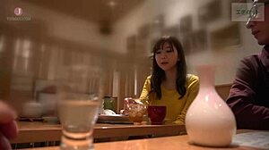 Söpö japanilainen tyttö poimittu