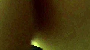 ロシア人妻がパンティの中で毛むくじゃらのマンコをオナニー