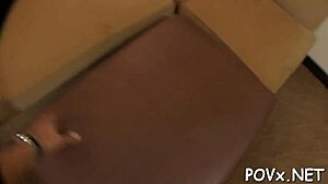 Jeune aux gros seins 18+ se fait pilonner brutalement profond