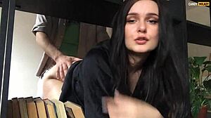 Meia Irmã Ficou Presa e Recebeu Gozada na Buceta!