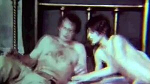 야, 의붓아들, 왜 새엄마를 빈티지 스타일로 범해?