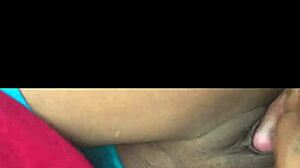 Desi dievča sa rozšantie v džungli pri prvom sexe!