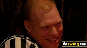 Het! Swingerpar dykker ned i kinkig bassengoral!