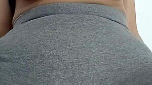 10 minutes of pussy spanking punishment, feel the sting 😈