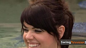 Uh, az interjúvezető kavart az amerikai párváltó párokkal