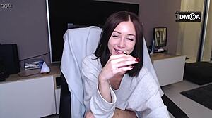Sexy girl masturbates beautifully on webcam