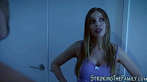 Stiefmoeder MILF hard geneukt en bespoten