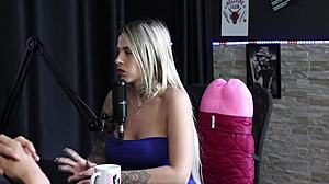 Dotýkej se víc Siririca a ruky, nymfomanka DJ Rafa blondýnka a Mateus Hwang milují anální sex