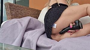 Hot girl masturbates pussy in doggystyle 😍