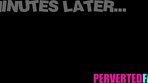 Mostohanővér Emma Bugg vad szopással és kemény keféléssel kezeli mostohatestvére merevedését