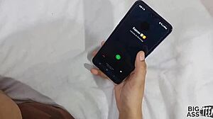 Nećaka vara, anal u krevetu dok muž zove