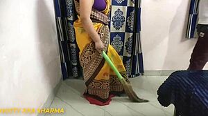 Desi Tarzı Seks Büyük Am ve Kıç Sikmesi Bu Hint Çiftinin Dev Sik Aksiyonu İçin.