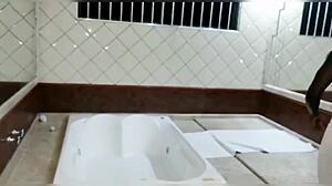 Самба превращается в жесткий анальный трах с огромными сиськами