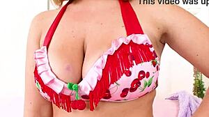 Wow, Mishy Snow’s curvy Latina butt in POV blowjob! 😍