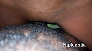 Já tentou lubrificar uma xota madura escorregadia?