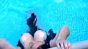 titty action in the pool 😘