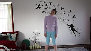 Sexy Babe Learns Shaved Pussy Lesson