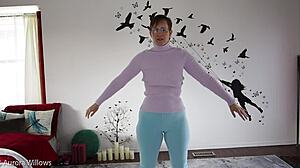 Sexy Babe Learns Shaved Pussy Lesson