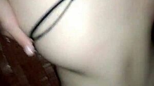 Йо, глянь на эту вьетнамскую красотку в сексуальном белье!