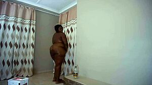 I’m obsessed with this thick South African BBW on live cam!