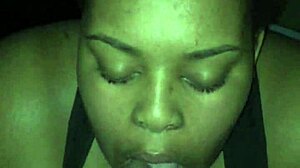 Namorada Me Chupando em Ação Caseira Bagunçada com Toque Ebony