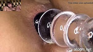 マジ、この日本人若手がガラスディルドでアナルオーガズム！