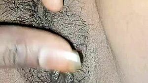 Падчерица принимает твердый член в первый дикий трах