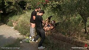 丰满西班牙美女户外被支配