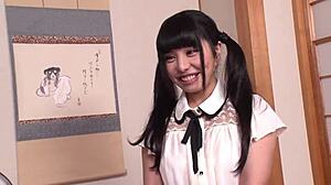 巨乳のツインテール日本美女！ 😍