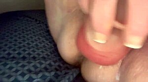 Trasiem sa od intenzívneho squirtingu z mojej hračky