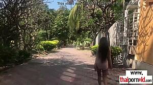 สาวไทย 18+ โดนควยใหญ่ผิวขาวทุบ!