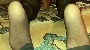 Türk karı eğilmiş, lanet olsun çok ateşli