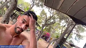 Bodybuilder Panas Gila Telanjang di Bangunan Terbengkalai