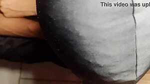 Dos hombres negros en acción bareback intensa